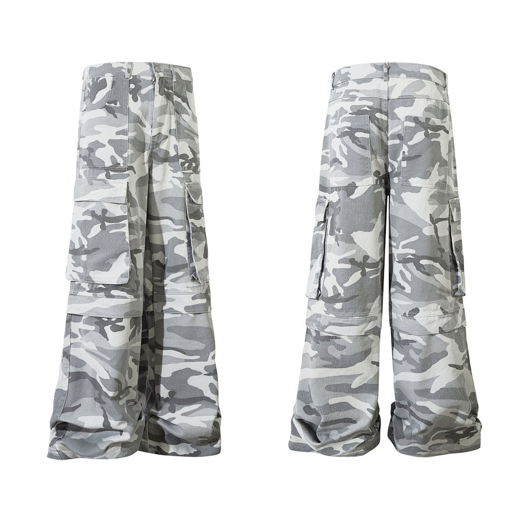 Loose-fitting camouflage trousers