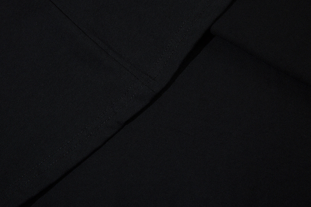 Long-sleeve T-shirt      Black, White