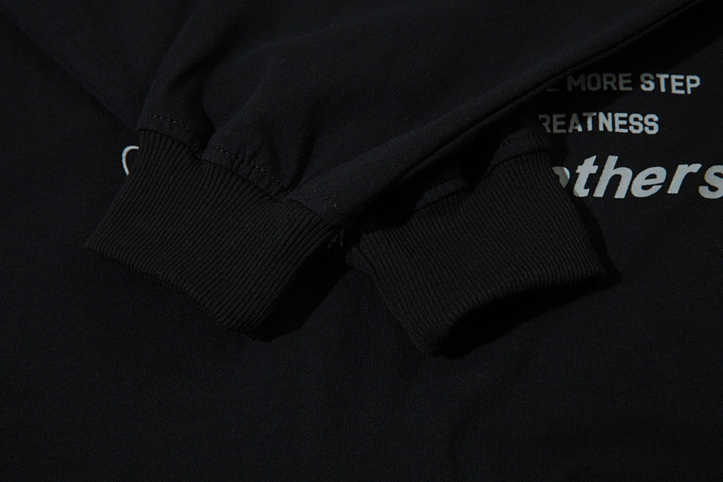 Long-sleeve T-shirt      Black, White