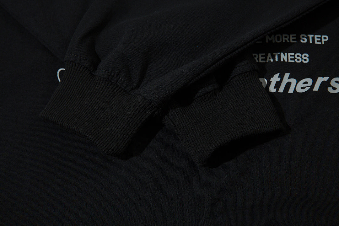 Long-sleeve T-shirt      Black, White