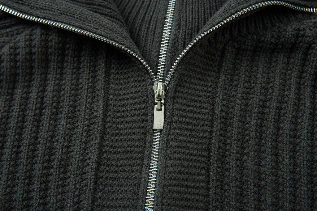 Double-collar sweater