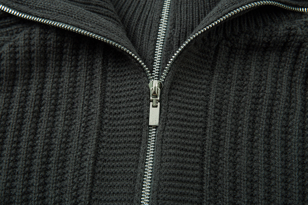 Double-collar sweater