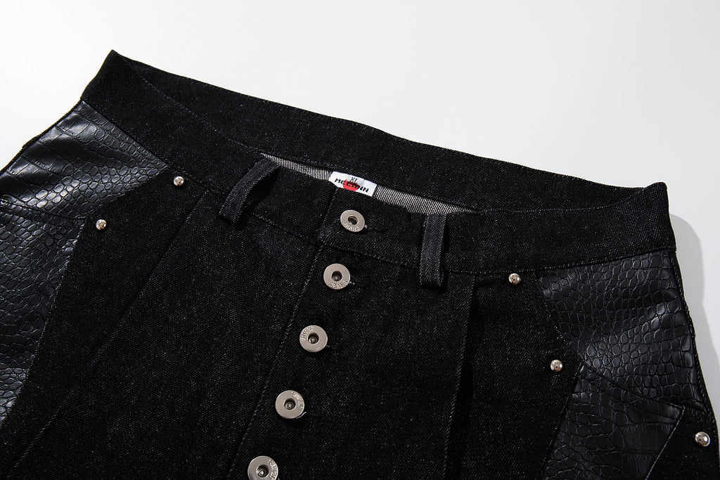 Black cropped jeans