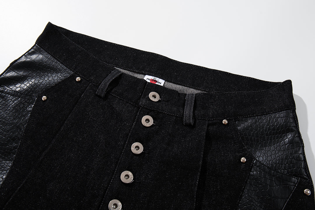 Black cropped jeans
