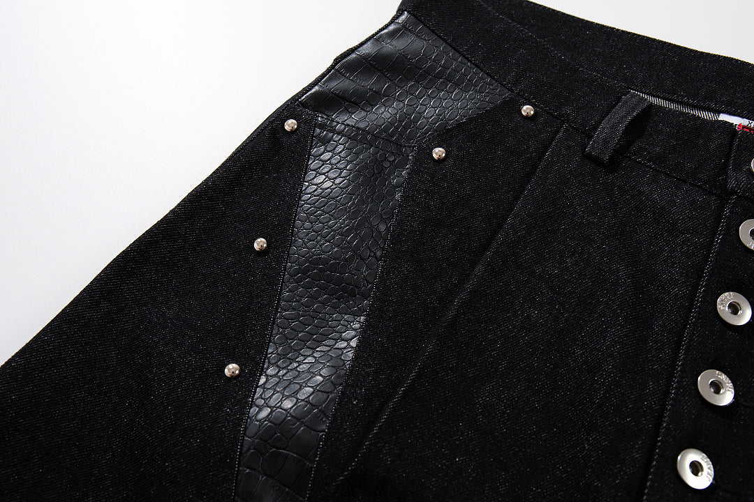 Black cropped jeans