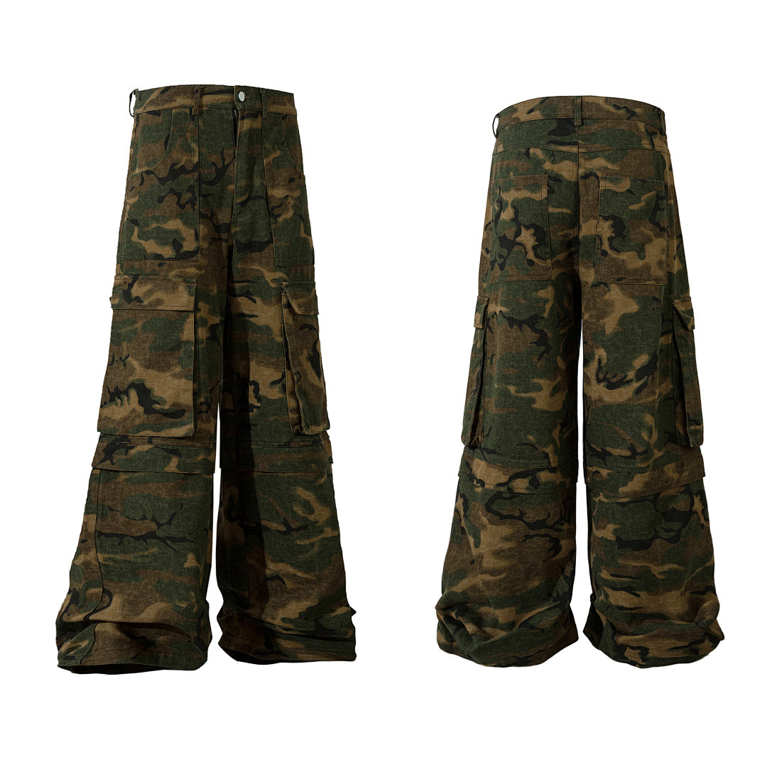 Loose-fitting camouflage trousers